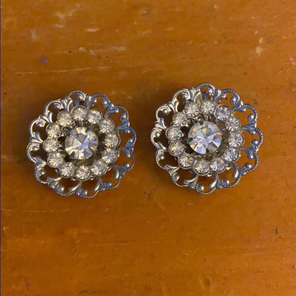 Vintage clip on rhinestone earrings